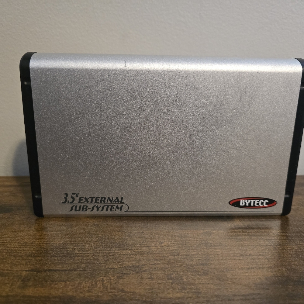 Bytecc USB 2.0 - 3.5 External Sub-system